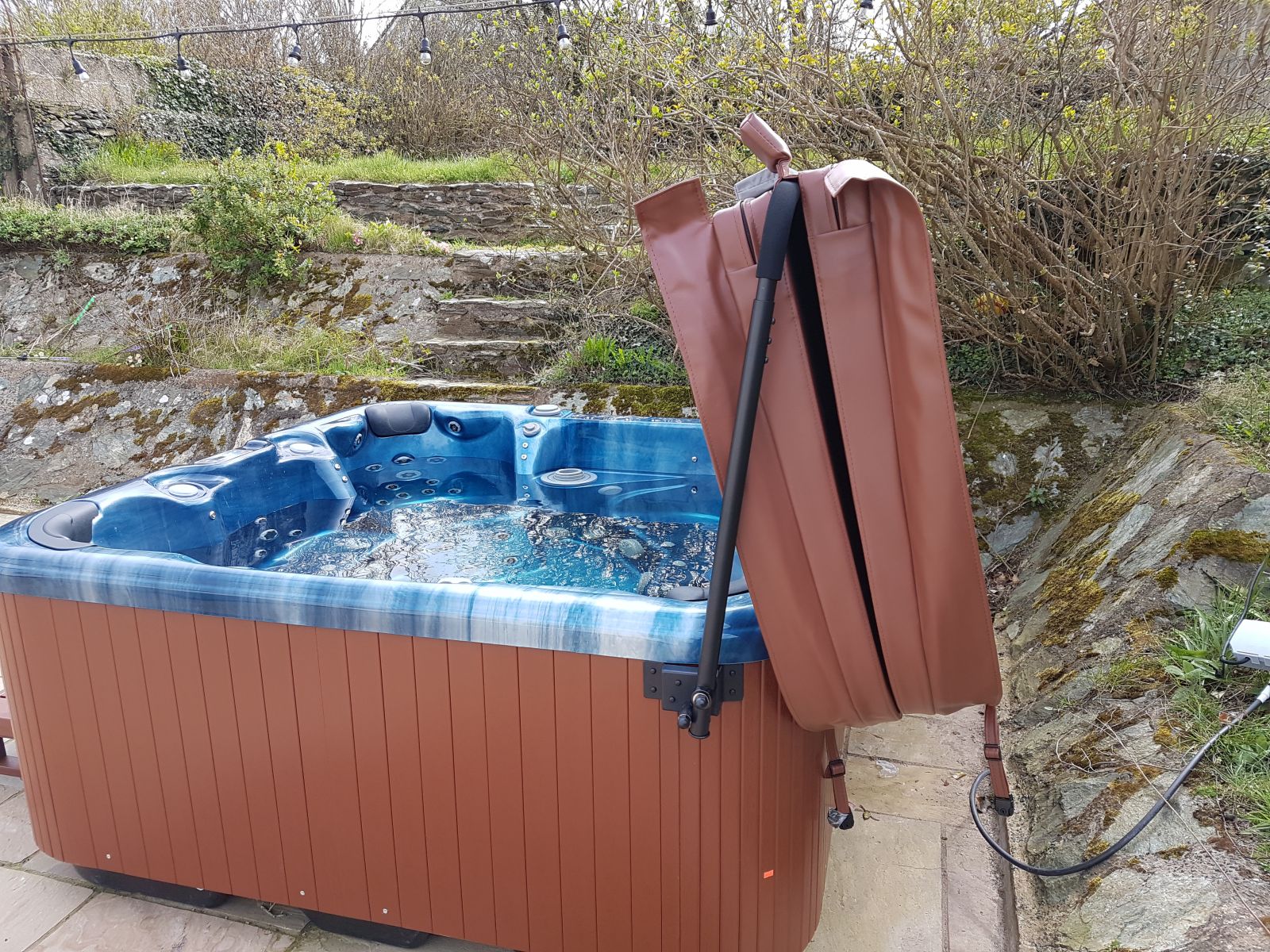 Hot Tub Delivery Ellesmere Port Niagra 7 Seat