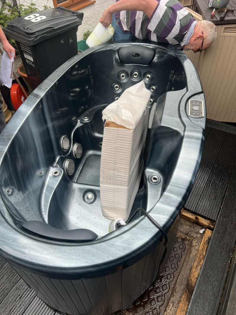 Tiny - 2 Person Plug & Play Hot Tub