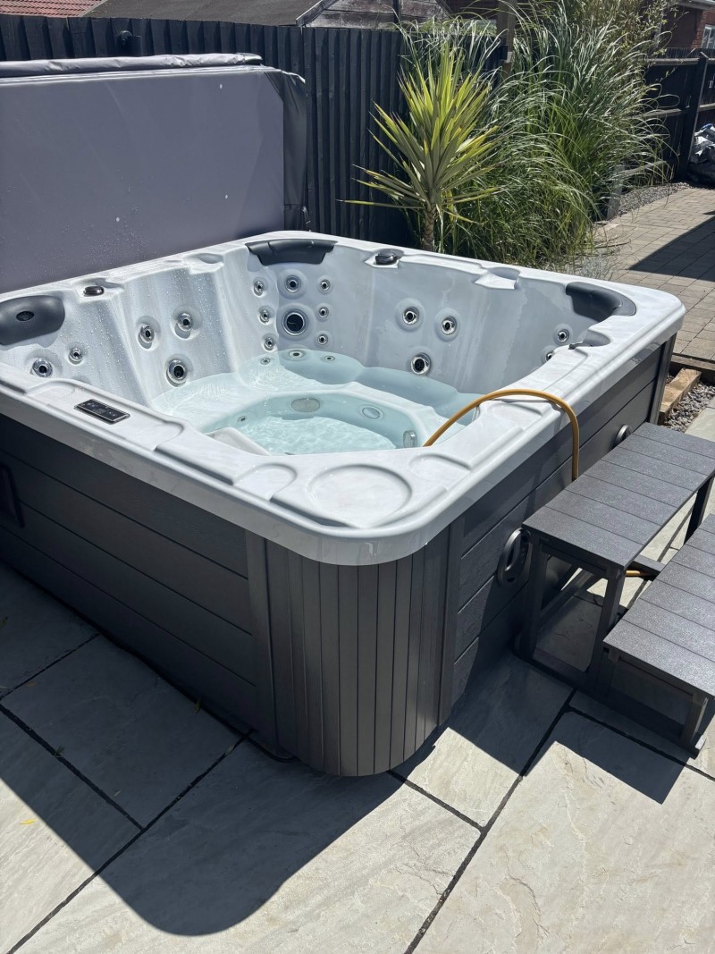 Nevada 6 Person Plug & Play 