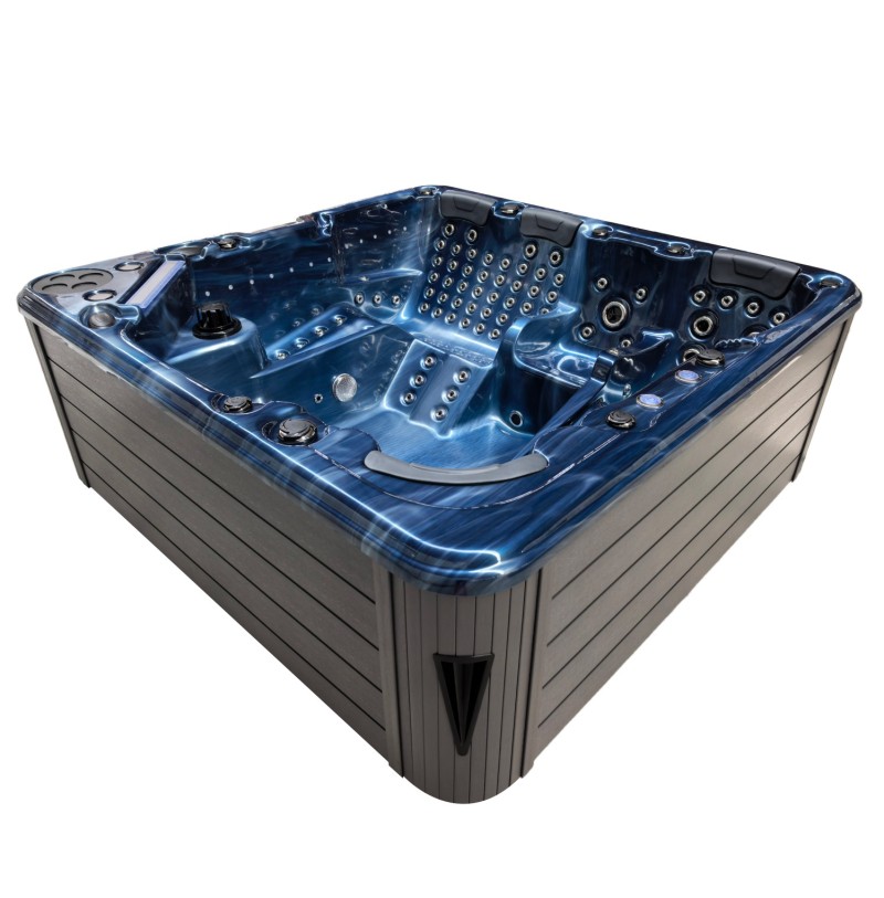 Ultimate - 7 Person Hot Tub