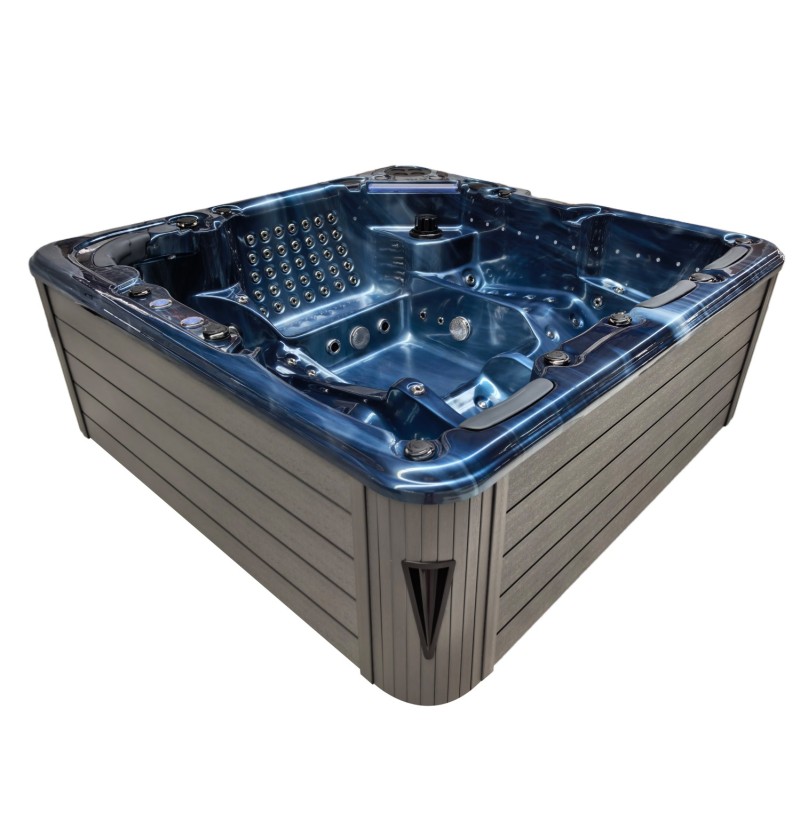 Ultimate - 7 Person Hot Tub