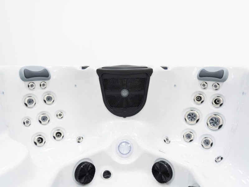 OR5907 - 7 Person Hot Tub