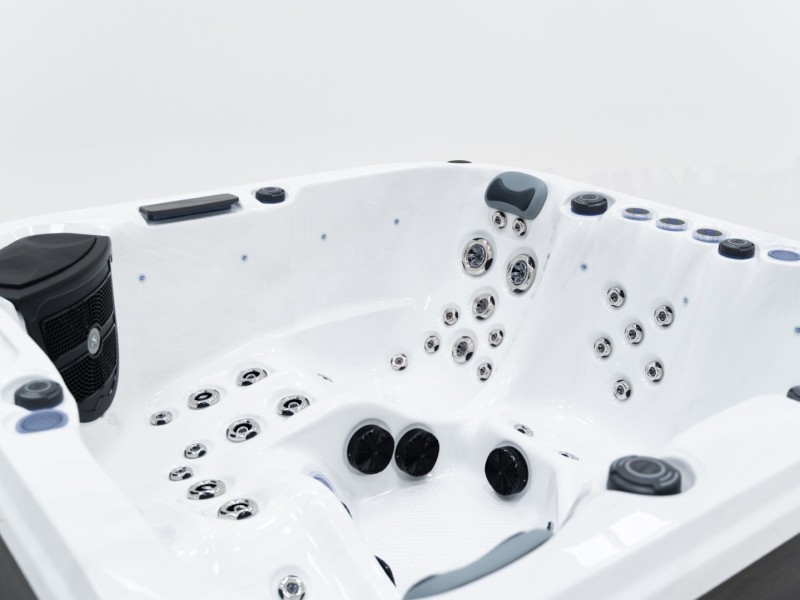 OR7523 - 5 Person Hot Tub