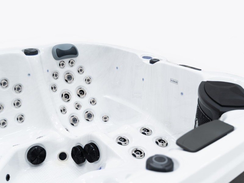OR7523 - 5 Person Hot Tub