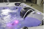 running fountain of aurora 7 person hot tub